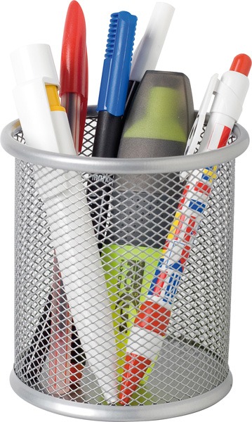 &Iacute;r&oacute;szertart&oacute; f&eacute;mh&aacute;l&oacute;s Deli ez&uuml;st